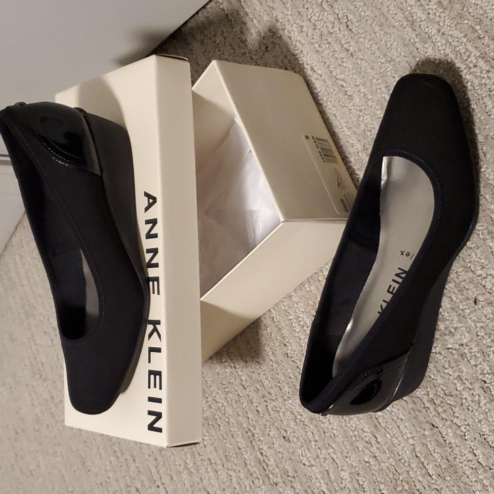 Anne Klein Black wedges